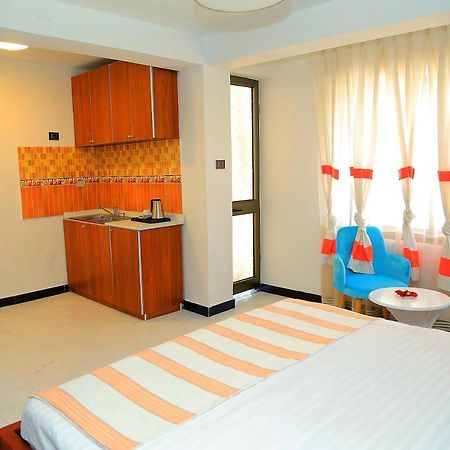 Abat Guest House Addis Abeba Esterno foto