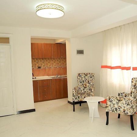 Abat Guest House Addis Abeba Esterno foto