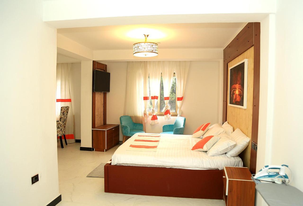Abat Guest House Addis Abeba Esterno foto