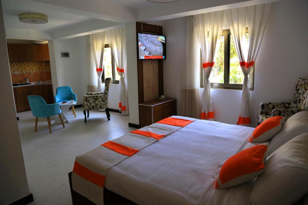 Abat Guest House Addis Abeba Esterno foto