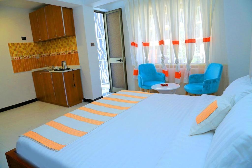 Abat Guest House Addis Abeba Esterno foto
